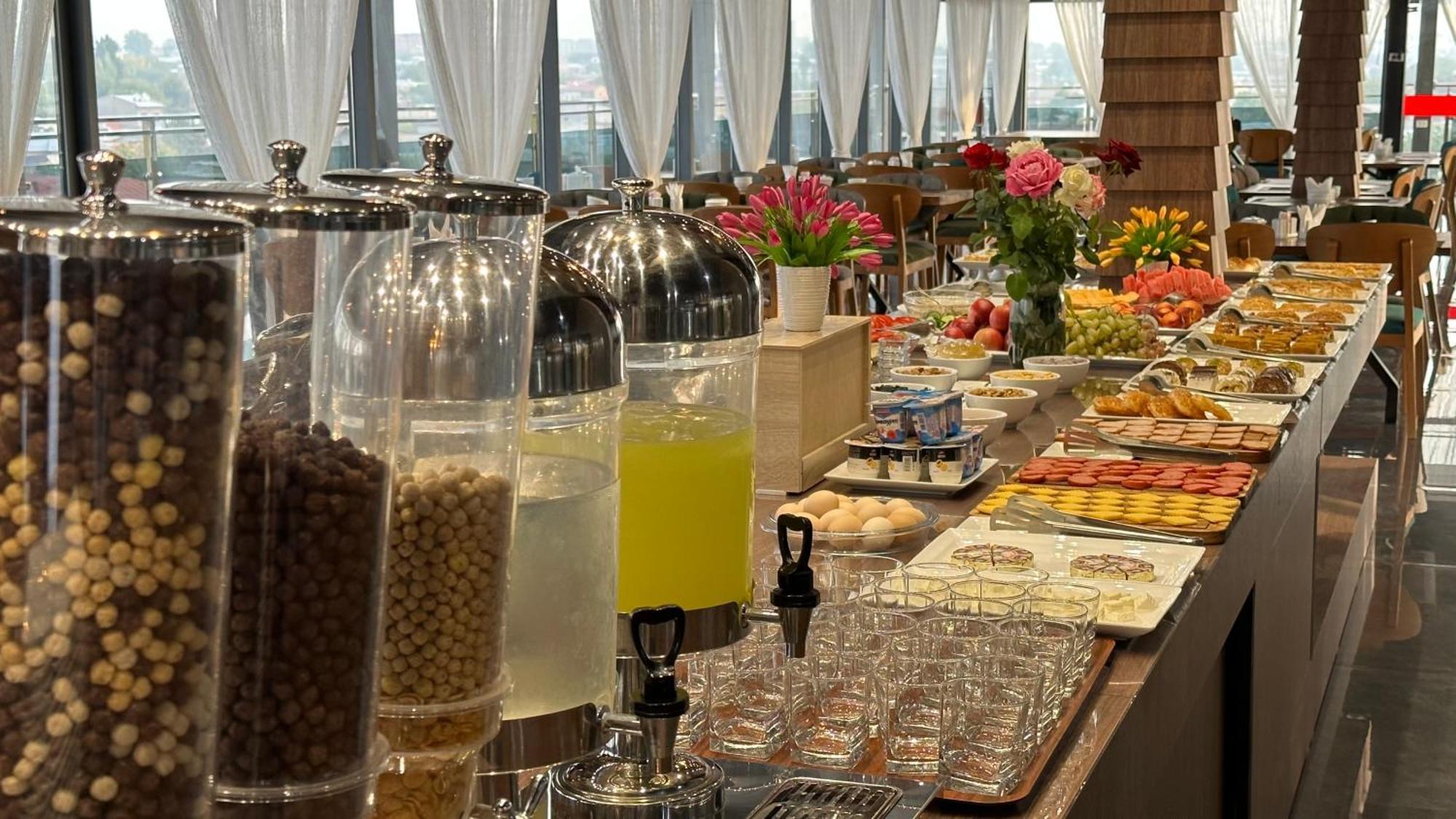 Rayyan Hotel & Spa Tashkent Esterno foto